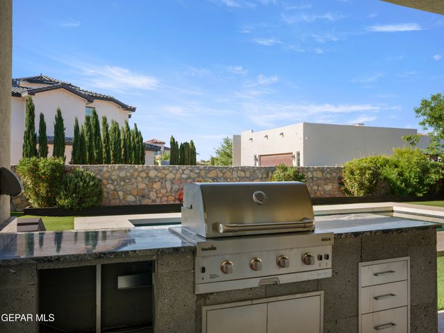 525 Cotton Blossom Avenue, El Paso, TX 79922