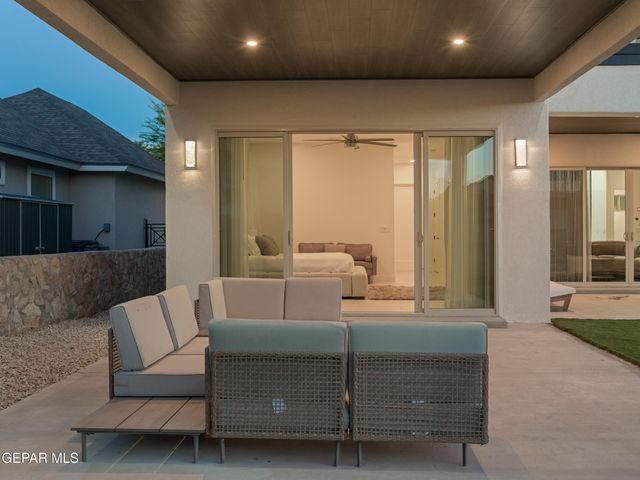 525 Cotton Blossom Avenue, El Paso, TX 79922