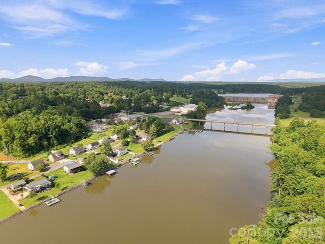 207 Catawba Avenue, Hickory, NC 28601
