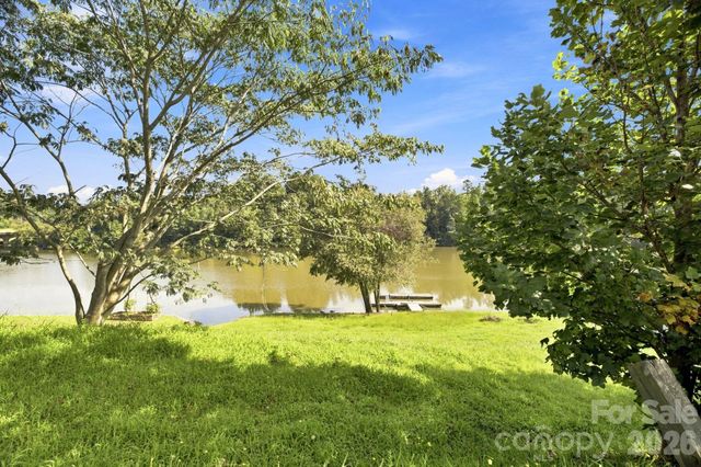 207 Catawba Avenue, Hickory, NC 28601