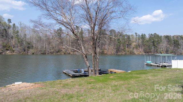 207 Catawba Avenue, Hickory, NC 28601