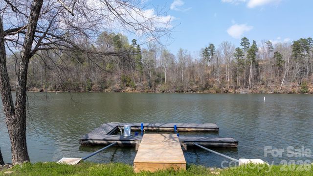 207 Catawba Avenue, Hickory, NC 28601