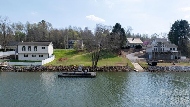 207 Catawba Avenue, Hickory, NC 28601