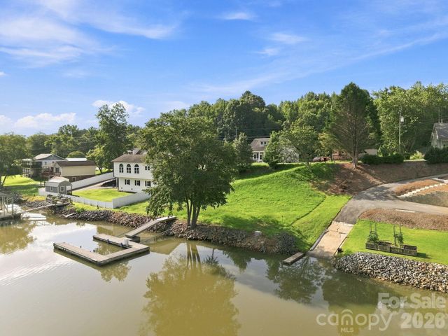 207 Catawba Avenue, Hickory, NC 28601