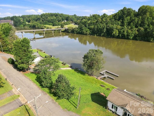 207 Catawba Avenue, Hickory, NC 28601