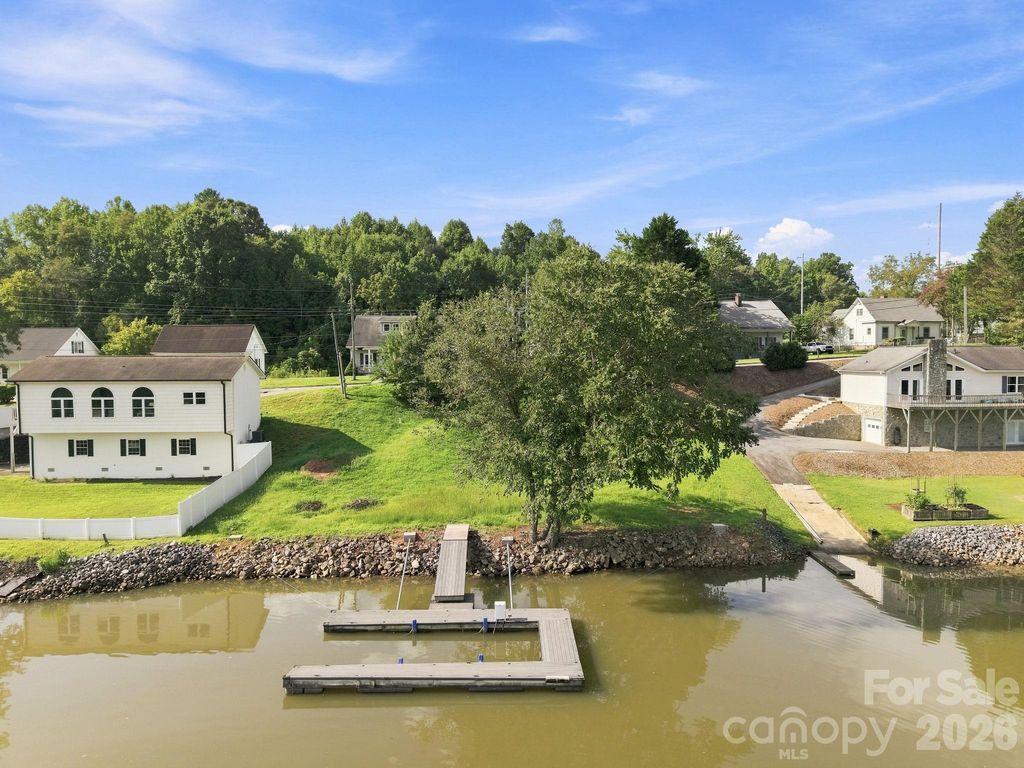 207 Catawba Avenue, Hickory, NC 28601