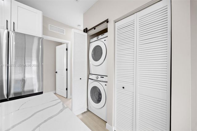 630 NE 166th St 3, Miami, FL 33162