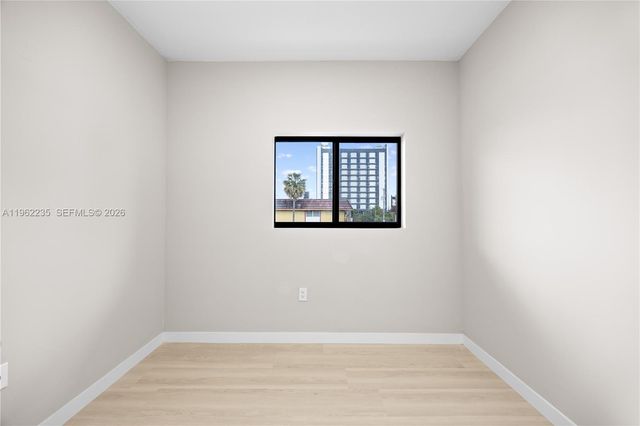 630 NE 166th St 3, Miami, FL 33162