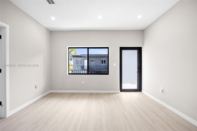 630 NE 166th St 3, Miami, FL 33162