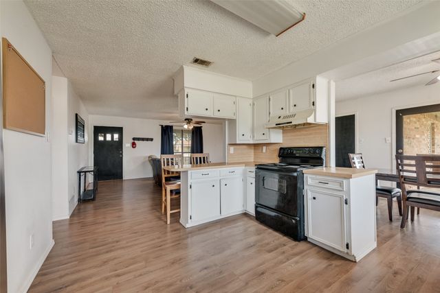 6268 Crest Lane, Oak Grove, TX 75142