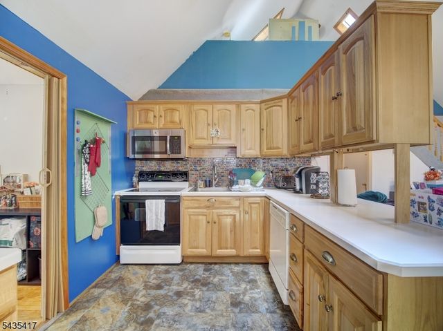 38 Orchard Dr, Vernon Twp., NJ 07462