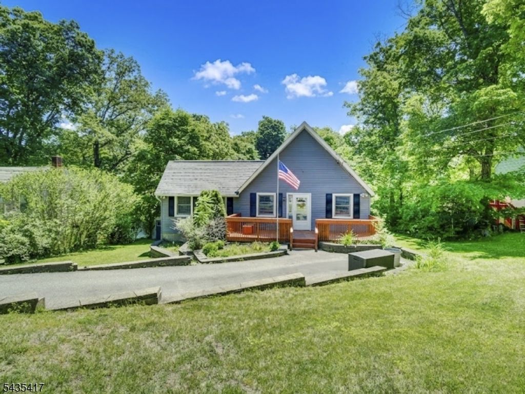 38 Orchard Dr, Vernon Twp., NJ 07462