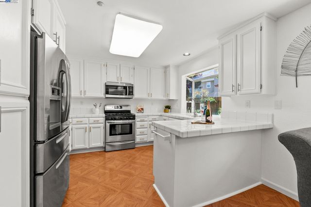 1728 Cottonwood St, Union City, CA 94587