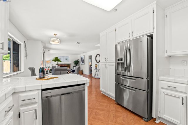 1728 Cottonwood St, Union City, CA 94587