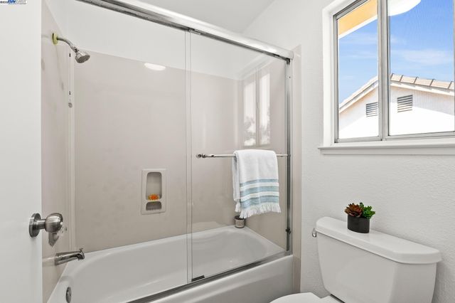 1728 Cottonwood St, Union City, CA 94587