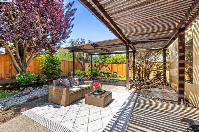 1728 Cottonwood St, Union City, CA 94587