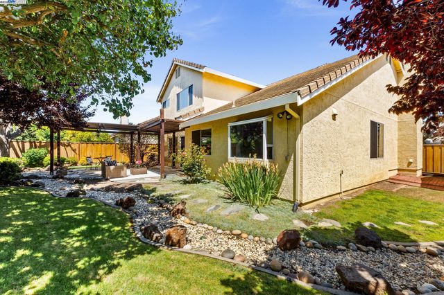 1728 Cottonwood St, Union City, CA 94587