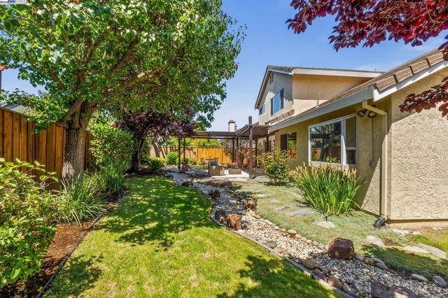 1728 Cottonwood St, Union City, CA 94587
