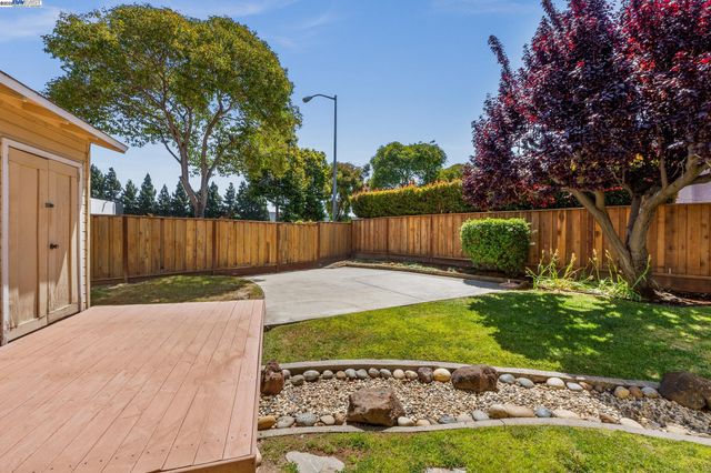 1728 Cottonwood St, Union City, CA 94587