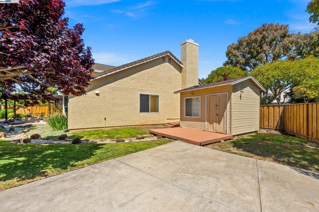 1728 Cottonwood St, Union City, CA 94587