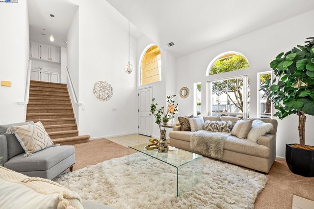1728 Cottonwood St, Union City, CA 94587