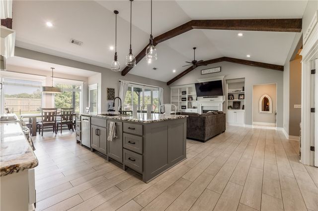 509 Waterfalls Court, Farmington, AR 72730