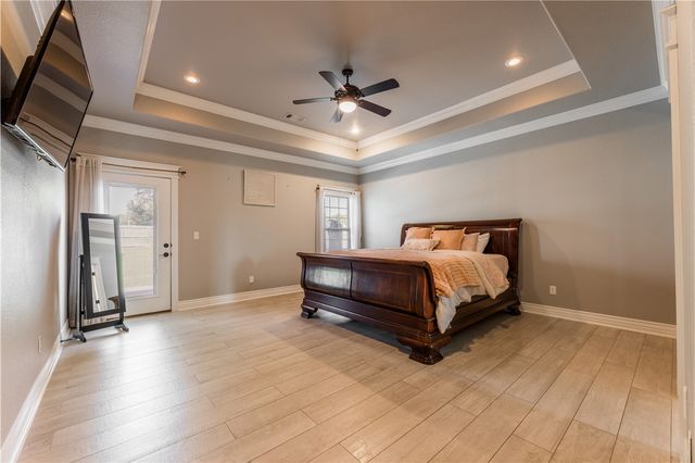 509 Waterfalls Court, Farmington, AR 72730
