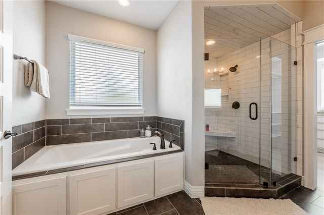 509 Waterfalls Court, Farmington, AR 72730