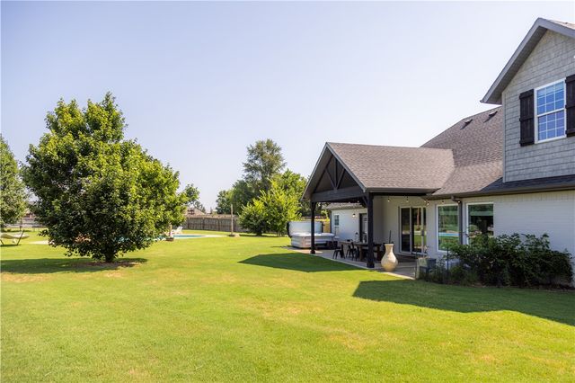 509 Waterfalls Court, Farmington, AR 72730