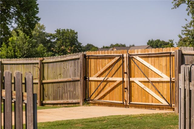 509 Waterfalls Court, Farmington, AR 72730