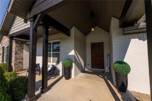 509 Waterfalls Court, Farmington, AR 72730