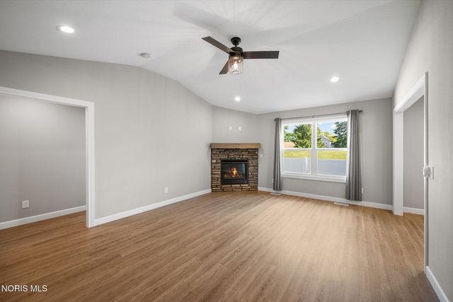 2 Glacier Lane, Delta, OH 43515