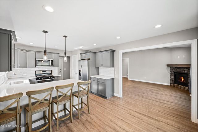 2 Glacier Lane, Delta, OH 43515