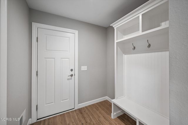 2 Glacier Lane, Delta, OH 43515