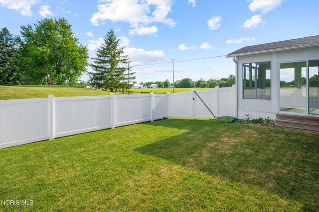 2 Glacier Lane, Delta, OH 43515