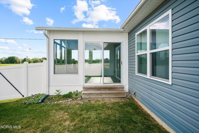 2 Glacier Lane, Delta, OH 43515