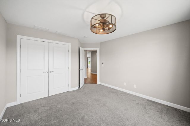 2 Glacier Lane, Delta, OH 43515