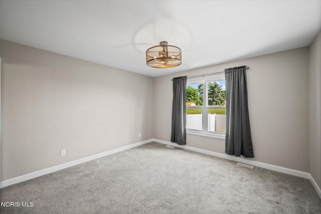 2 Glacier Lane, Delta, OH 43515