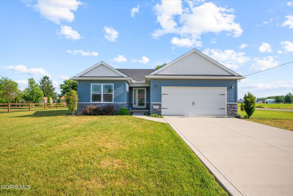 2 Glacier Lane, Delta, OH 43515