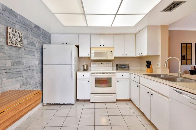 6304 POINTE WEST BOULEVARD A306, Bradenton, FL 34209