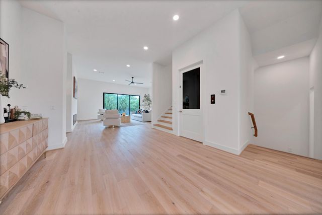 1135 Lake Pointe Parkway, Sugar Land, TX 77478