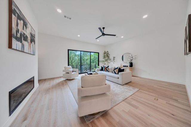 1135 Lake Pointe Parkway, Sugar Land, TX 77478