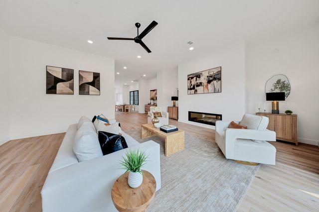 1135 Lake Pointe Parkway, Sugar Land, TX 77478