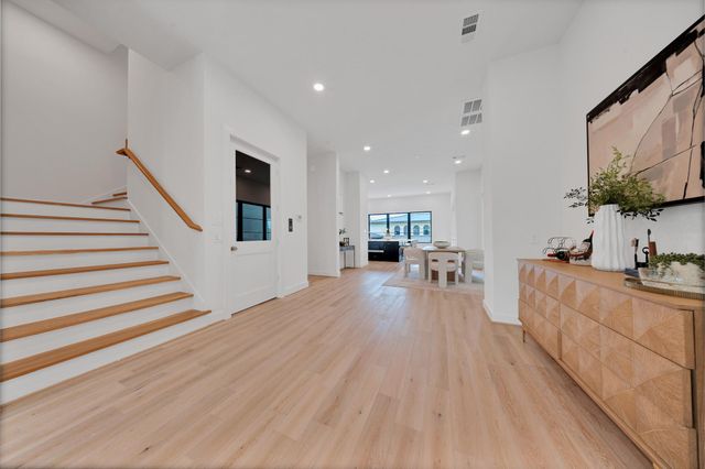 1135 Lake Pointe Parkway, Sugar Land, TX 77478