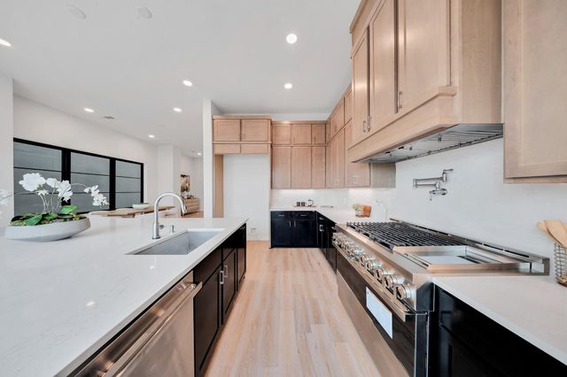 1135 Lake Pointe Parkway, Sugar Land, TX 77478