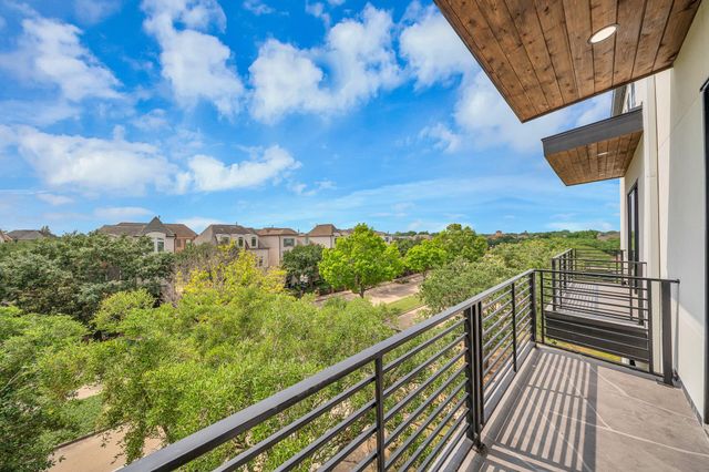 1135 Lake Pointe Parkway, Sugar Land, TX 77478