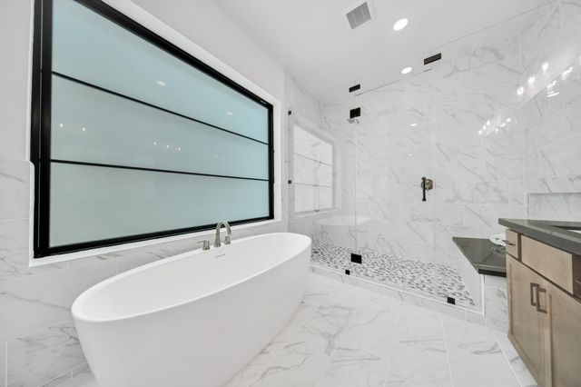 1135 Lake Pointe Parkway, Sugar Land, TX 77478