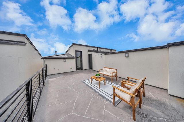 1135 Lake Pointe Parkway, Sugar Land, TX 77478