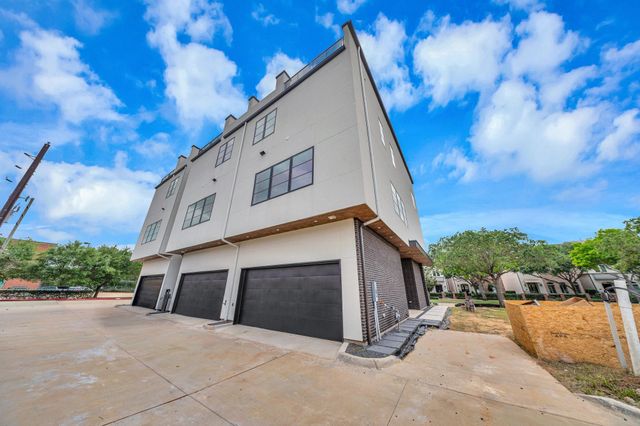 1135 Lake Pointe Parkway, Sugar Land, TX 77478