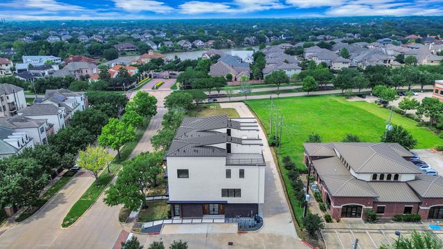 1135 Lake Pointe Parkway, Sugar Land, TX 77478
